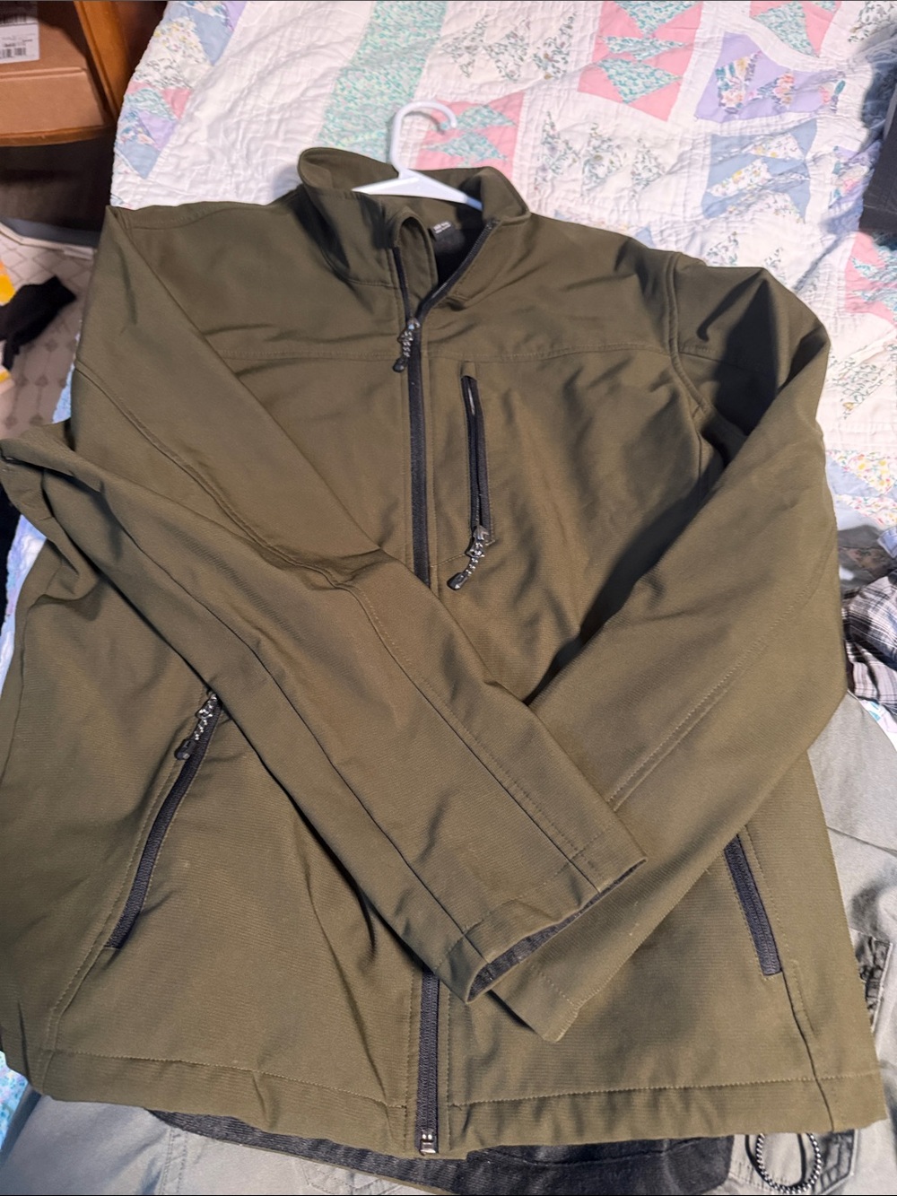 Swiss Tech Olive Green Lightweight Softshell Jacket